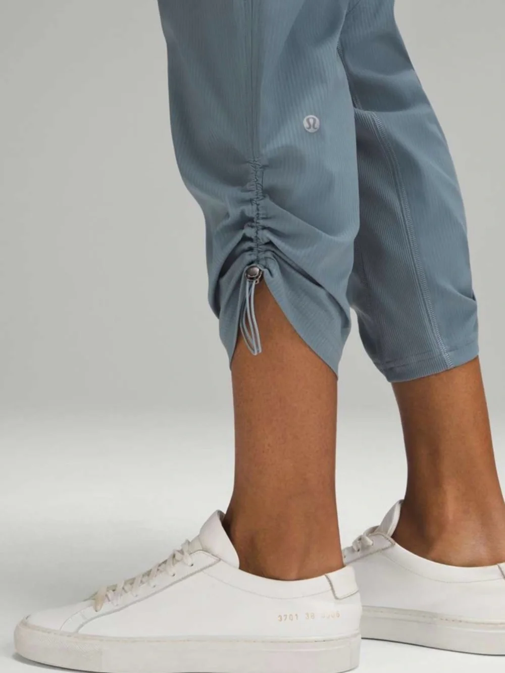 lululemon athletica lightweight cropped